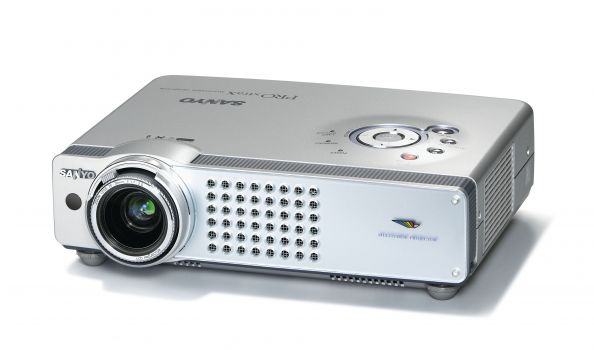 Image Sanyo PLC XU55